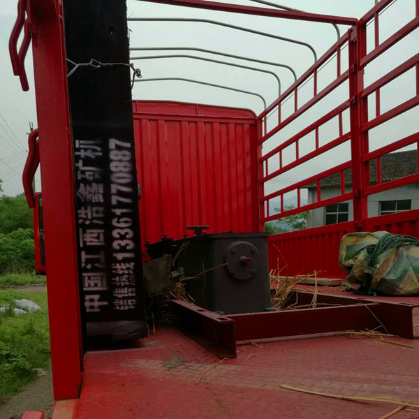江苏常州铜炉渣6-S摇床发货现场